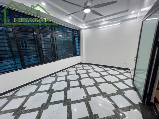 NHÀ ĐẸP PHỐ KIM NGƯU - VỊ TRÍ ĐẸP - PHÂN LÔ, Ô TÔ ĐỖ CỬA - LÔ GÓC - DÂN TRÍ CAO - 14.3 TỶ - 3