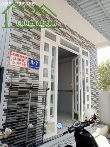 Cho thuê nhà riêng kiên cố, 2 phòng ngủ, có máy lạnh, máy tắm nước nóng ở Cồn Khương