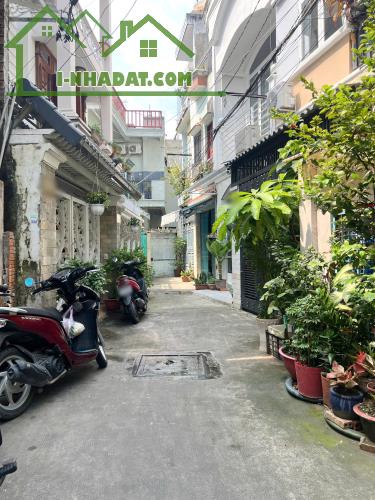 Nhà góc (7x13m) 2 tầng Dương Bá Trạc P.Chánh Hưng (P2Q8) . Giá: 7.2 tỷ - 3