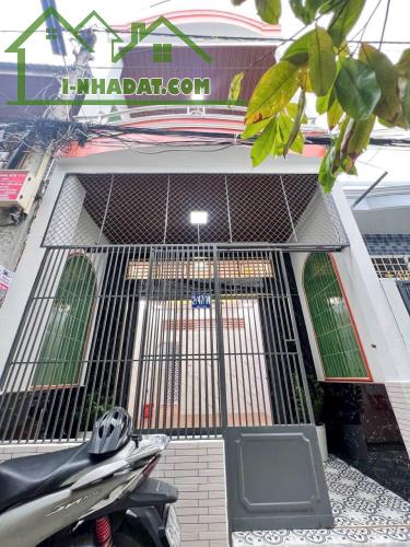 Cho thuê nhà hẻm 3 phòng ngủ đường nguyễn văn cừ giá 6 triệu