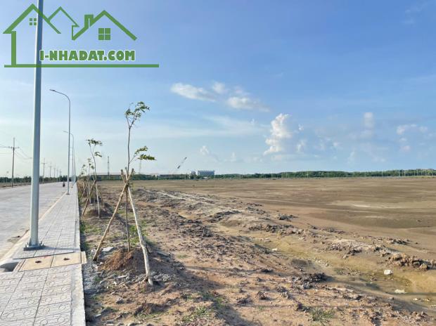 BÁN ĐẤT KHU CÔNG NGHIỆP NAM THUẬN, ĐỨC HÒA, LONG AN 5000M2 GIÁ TỐT- PHÁP LÝ ĐẦY ĐỦ - 1
