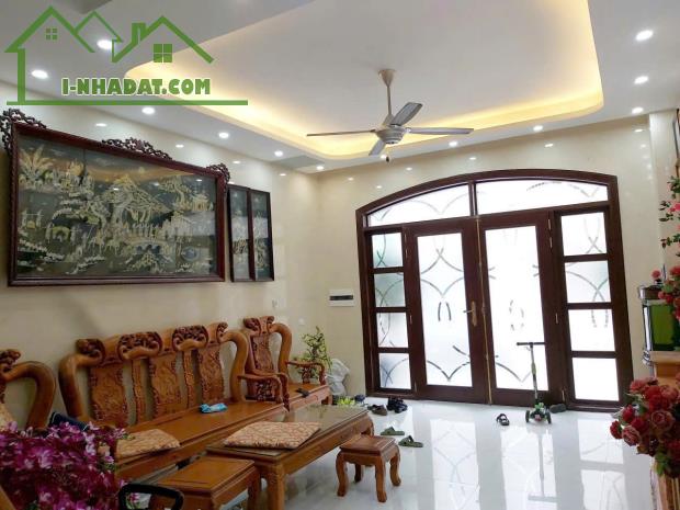 LIỀN KỀ VIP VIN 3 VỊ TRÍ TRUNG TÂM CỦA TRUNG TÂM - 1