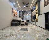 TRUNG TÂM ĐỐNG ĐA, NHÀ MỚI,40M, 6 TẦNG THANG MÁY, KHU VỰC VIP, TẦM TIỀN BAY NHANH.