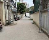 Nhà đẹp- 2 mặt tiền - Ngõ thông ô tô vào được.