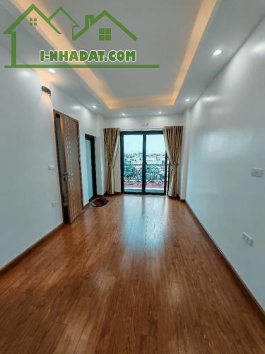 LIÊN MẠC - NHÀ MỚI 6 TẦNG - THANG MÁY - Ô TÔ ĐỖ CỬA - FULL NỘI THẤT ĐẸP - 3