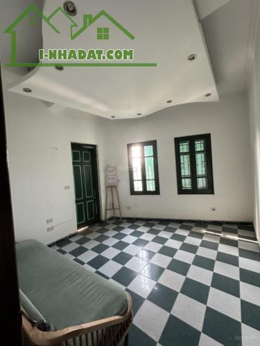 LinhHK cho thuê 200m view Hàng Đào, có giếng trời, hợp làm homestay