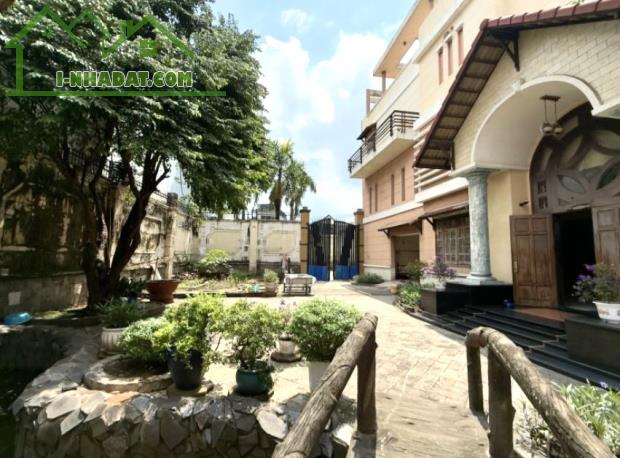 Bán Biệt Thự Mặt Tiền Kinh Doanh Karaoke, Hoàng Diệu 2, 1518m2(34mx45m), Chỉ 180 Tỷ(TL)