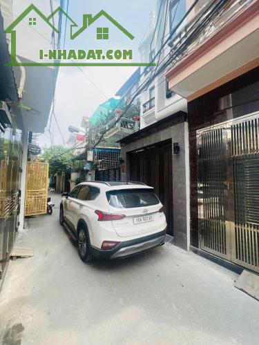 .Nhà 4 Tầng ( độc lập - sân cổng riêng) tại Trần Nguyên Hãn - Oto đỗ cổng 🚗
