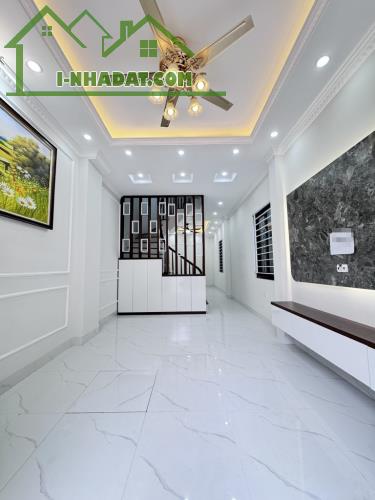 LIÊN MẠC- LÔ GÓC - THANG MÁY SỊN - ÔTÔ VÀO NHÀ- VIEW SÔNG HỒNG. - 2