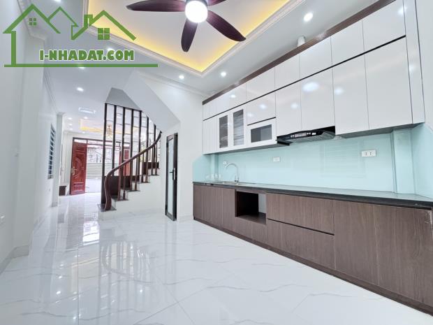 LIÊN MẠC- LÔ GÓC - THANG MÁY SỊN - ÔTÔ VÀO NHÀ- VIEW SÔNG HỒNG. - 3