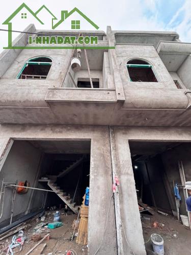 BÁN 2 CĂN NHÀ 1 LẦU GẦN UBND TÂN VẠN ĐANG HOÀN THIỆN - P. BIÊN HÒA