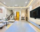 Nhà Thang Máy||*6 Tầng- 42m2*14.9tỷ- MT 5.5m- Ngõ Thịnh Quang- Quận Đống Đa.