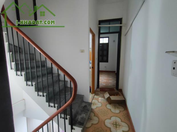 Cho thuê nhà ngõ Hoàng Hoa Thám, 35m² x 3 tầng, gồm 3 phòng ngủ, 2 vệ sinh 15 triệu - 1