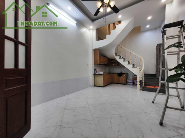 CHO THUÊ NHÀ RIÊNG PHỐ VĂN CAO, BA ĐÌNH, NHÀ ĐẸP, NGÕ THÔNG