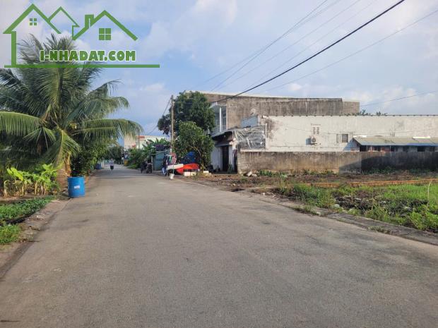 Vỡ Nợ Cần Tiền Bán Gấp Lô Đất Đẹp Trong Khu Tân Đức ,Đường 15A Gần Chợ Giá Chỉ 2 tỷ 300 tl