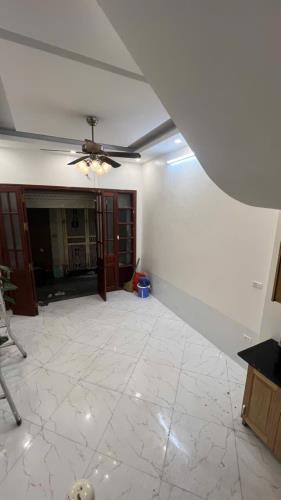 Cho thuê nhà ngõ Văn Cao,  25m² x 4 tầng, gồm 3 phòng ngủ, 2 vệ sinh 9,3 triệu/th