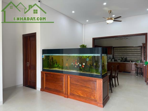 Bán biệt thự 3.698.3m2 tại Đá Bạc Châu Đức Bà Rịa TPHCM Giá rẻ tháng 11/2025
26 tỷ - 1