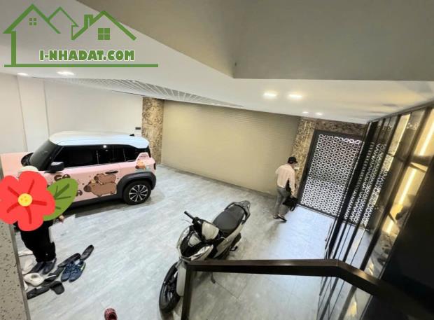 BÁN NHÀ PHÚC ĐỒNG, PHỐ KD, FULL NỘI THẤT CHẤT, GA RA Ô TÔ, THANG MÁY LONG LANH, GIÁ MỀM