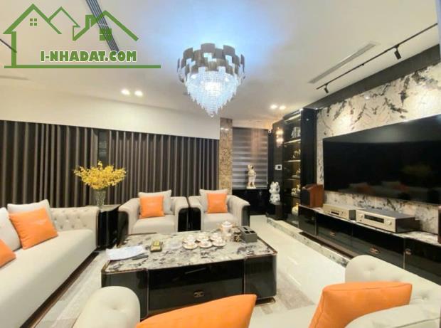 BÁN NHÀ PHÚC ĐỒNG, PHỐ KD, FULL NỘI THẤT CHẤT, GA RA Ô TÔ, THANG MÁY LONG LANH, GIÁ MỀM - 1