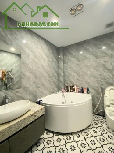 BÁN NHÀ PHÚC ĐỒNG, PHỐ KD, FULL NỘI THẤT CHẤT, GA RA Ô TÔ, THANG MÁY LONG LANH, GIÁ MỀM - 5