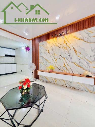 Nhà Tôn đức Thắng - Lê Chân -  Đông Tứ Trạch