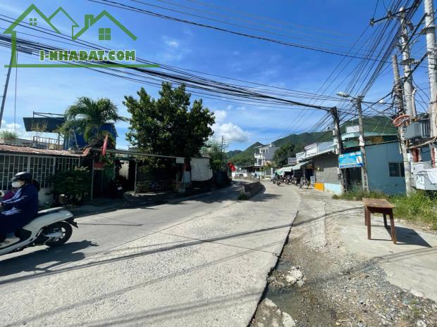 Bán Đất Mặt Tiền Phong Châu, 247m², Hướng Nam, Đường 20m – Giá Tốt