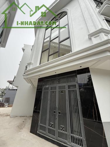 🏡 BÁN NHÀ 50m² – 3,5 TẦNG – Ô TÔ ĐỖ CỬA – PHƯỢNG ĐỒNG, PHỤNG CHÂU - 4