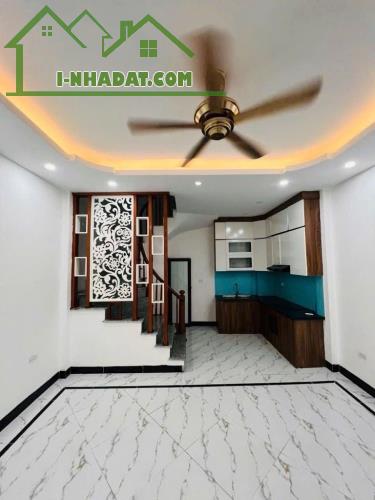 ⭐  ĐẠI CÁT - BẮC TỪ LIÊM – Ô TÔ ĐỖ CỬA – NHÀ ĐẸP 5 TẦNG – GIÁ CHỈ 5,6 TỶ