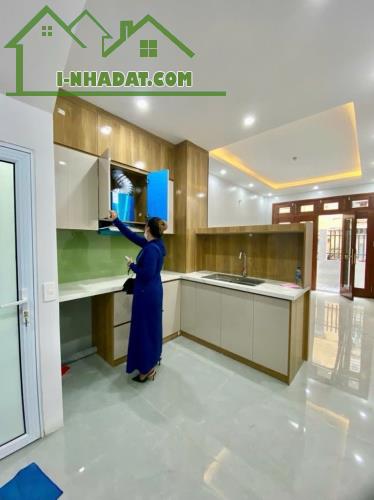 Bán nhà phú diễn - bắc từ liêm, diện tích 40m x 4 tầng, oto tránh cách 10m giá 7 tỷ