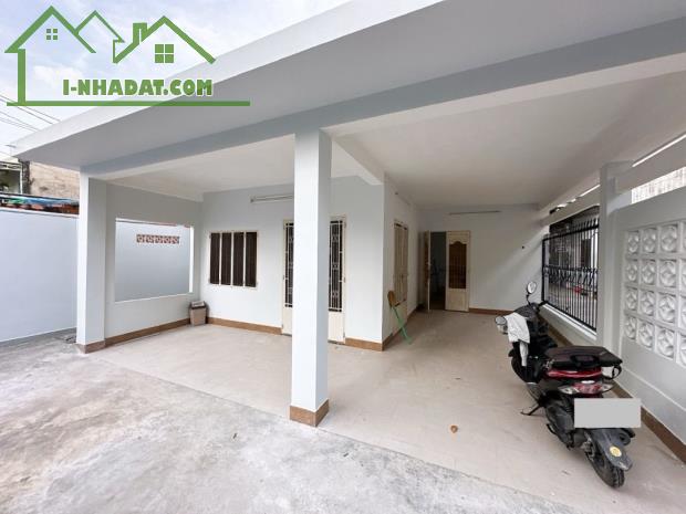 BÁN ĐẤT TẶNG NHÀ LÔ GÓC HẺM NHỰA XE HƠI TRÁNH GẦN VẠN PHÚC CITY 8X16 CHỈ 10 TỶ. - 2