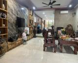 Mặt tiền Bàu Cát / DT: 5x27m, 136m2 / KC: 5 tầng + thang máy full thiết kế bên trong đẹp/