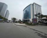 HIẾM - LINH LANG MẶT PHỐ 102m²- LÔ GÓC 3 THOÁNG - THANG MÁY - DÒNG TIỀN 1,6 tỷ - 68 TỶ