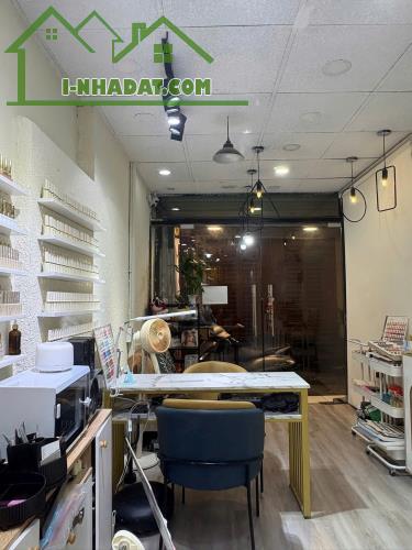 Do chuyển về quận 9 ở lên bt xa quá nên mình sang lại mặt bằng không sang đồ nghề