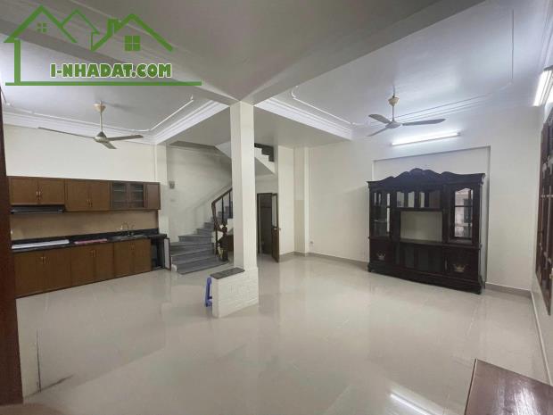 Cho thuê nhà Dương Văn Bé-Hai Bà Trưng, 53m2, 3 tầng, 13tr - 1