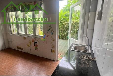 Cho thuê nhanh Phòng vị trí đẹp giá rẻ tại 240 Linh Trung, (P.Linh Trung), P.Linh Xuân mới