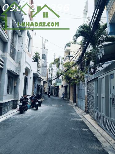 TRUNG TÂM PHÚ NHUẬN - 5M RA HẺM XE HƠI - NHÀ 4 TẦNG BTCT - GIÁ CHỈ NHỈNH 3 TỶ _ SỔ HỒNG - 1