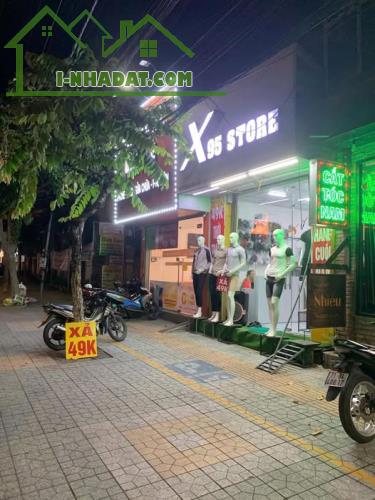 Bán nhà mặt tiền đại lộ đồng khởi 100m2.Tuyến đường lớn tại TP Bến Tre