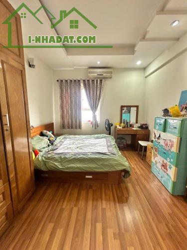 Bán chung cư 18 Tam Trinh - 310 Minh Khai - 100m2 x 3 ngủ 2 vs - Tầng 9 - SĐCC - 3