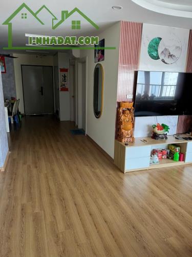 Siêu phẩm căn hộ thang long tower 120m 3pn 2vs giá 5.6ty có lot ô tô chính chủ cần bán