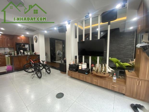 NHÀ ĐẸP NGANG 7.5M - THANG MÁY XỊN - HOÀNG VĂN THỤ - CHỈ 17.9 TỶ - 2