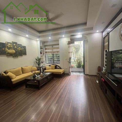 Bán gấp nhà đẹp Phúc Diễn - phân lô - lô góc 2 mặt ô tô tránh - nhỉnh 12 tỷ