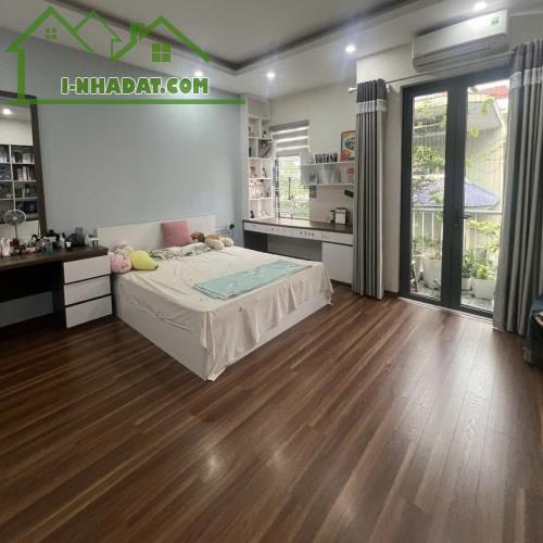 Bán gấp nhà đẹp Phúc Diễn - phân lô - lô góc 2 mặt ô tô tránh - nhỉnh 12 tỷ - 2