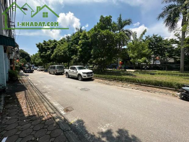 Bán đất Tái Định Cư Thạch Bàn 76m2, MT 5m, nở hậu, view công viên, ô tô tránh