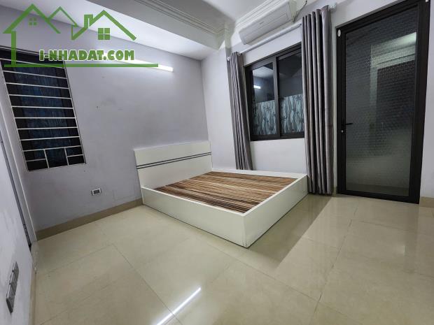 Cần cho thuê CCMN siêu sang phố Nguyễn Đình Hoàn Cầu Giấy, 22m2 chỉ 3.9tr/th Lh:0913506880