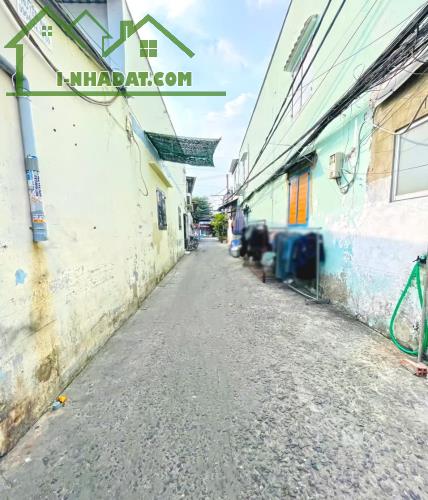 Dãy trọ góc 2 mặt tiền hẻm xe hơi 1041 Trần Xuân Soạn, Quận 7