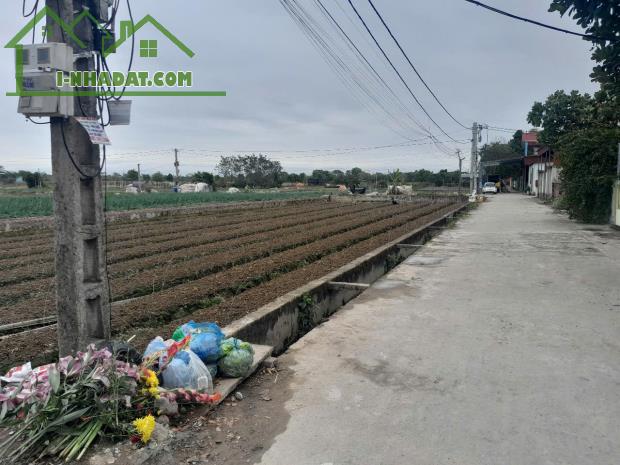 Bán gấp lô đất siêu đẹp đường thông ô tô tránh tại Mê Linh Hà Nội cách trục chính Mê Linh