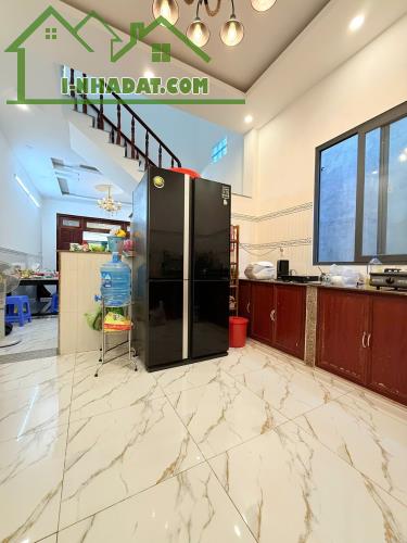 BÁN NHÀ MẶT TIỀN PHẠM THỊ GIÂY HÓC MÔN-142M2 NGANG 5M, 2 TẦNG CHỈ 8 TỶ - 4
