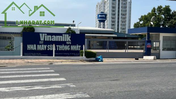 Bán Gấp Đất ở Hẻm Xe Tải - 215M² - GIÁ TỐT 9 TỶ - Thông XLHN Ga Bình Thái