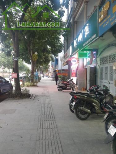 Bán nhà 24m², 3 tầng, 2PN, ngõ Hồng Hà, Hoàn Kiếm - 4.8 tỷ - 1