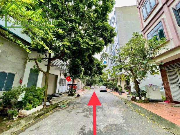 Chính chủ cần bán nhanh liền kề Văn Phú - Hà Đông, dt 50m2 x 4 tầng, mặt tiền 5m, giá vô - 3